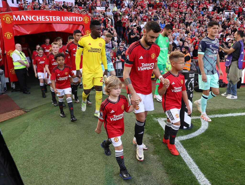 Soi kèo bóng đá Manchester United vs Liverpool